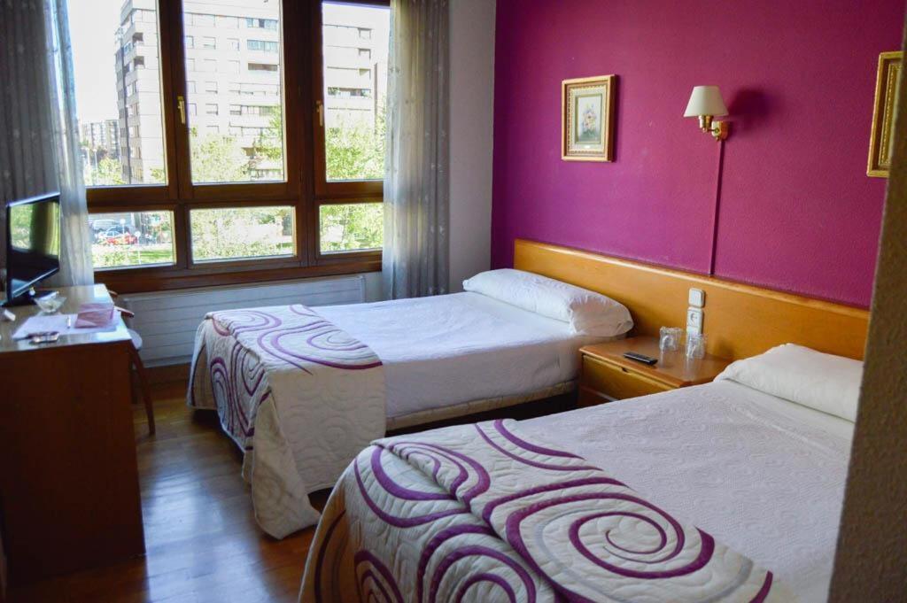 Pension Payvi Pamplona Buitenkant foto