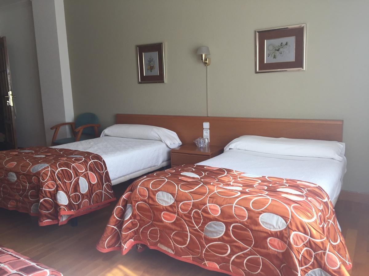 Pension Payvi Pamplona Buitenkant foto